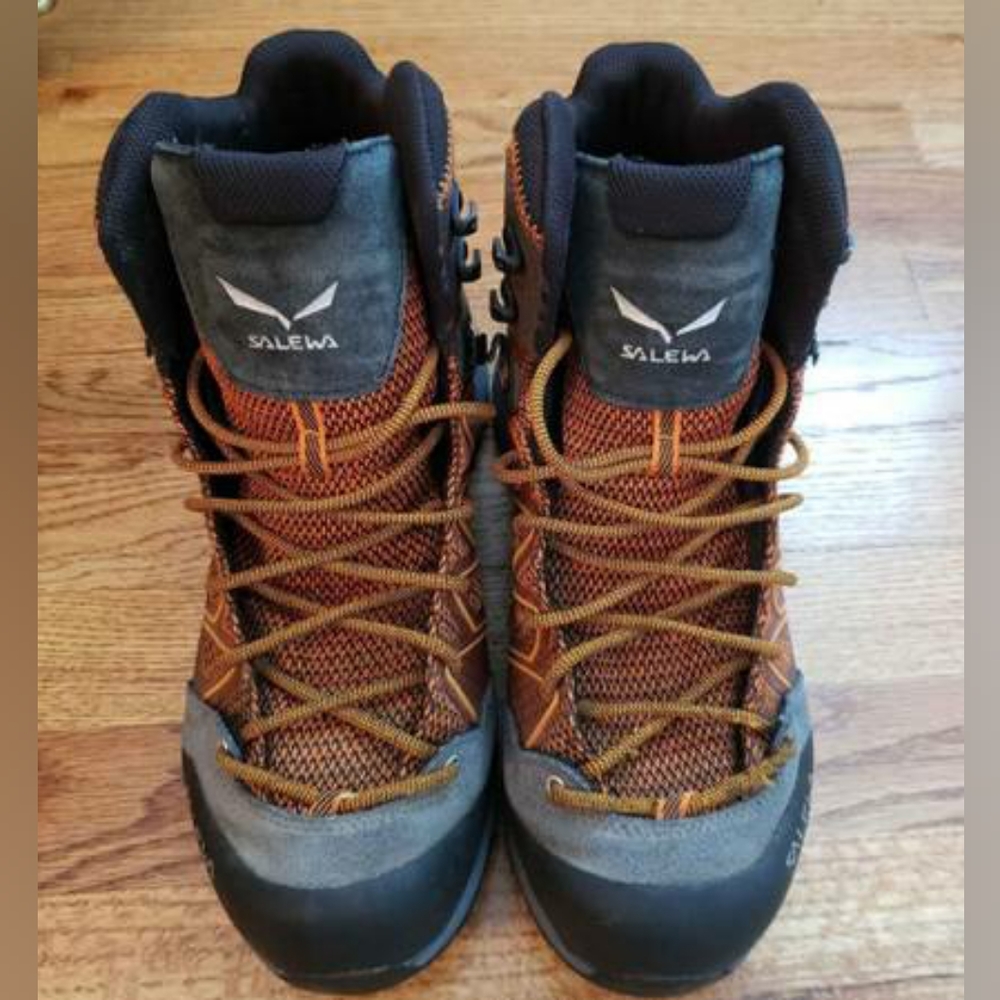 Mountain Trainer Lite Mid GTX Hiking Boot - Men's Size 8.5 $100 Or Best Offer.